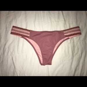 Cheeky bikini bottoms